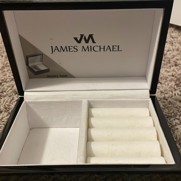 James Michael Carbon Fiber Jewelry Box - Picture 4 of 9